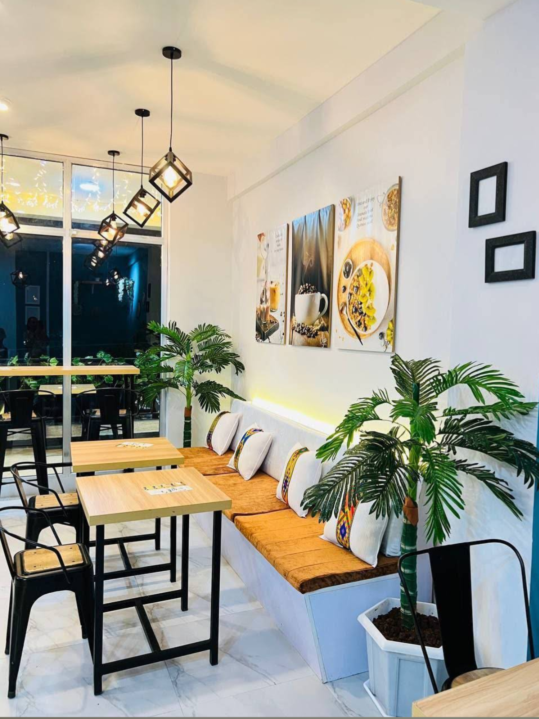 Sip Cafe Atmosphere